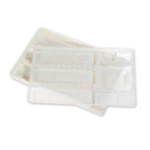 BANDEJAS PLASTICO COMPART. 28x18cm. 400u — Innvori Dental
