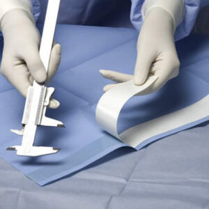 PAÑO ESTERIL CIRUGIA 100X150cm. CON ADHESIVO 25u. — Innvori Dental
